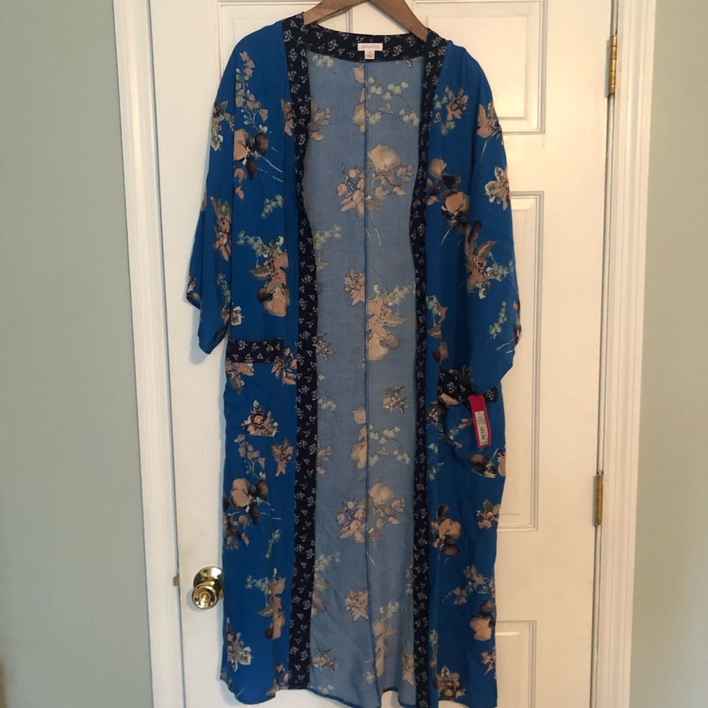 🌸 NWT Xhilaration Kimono Sz Small